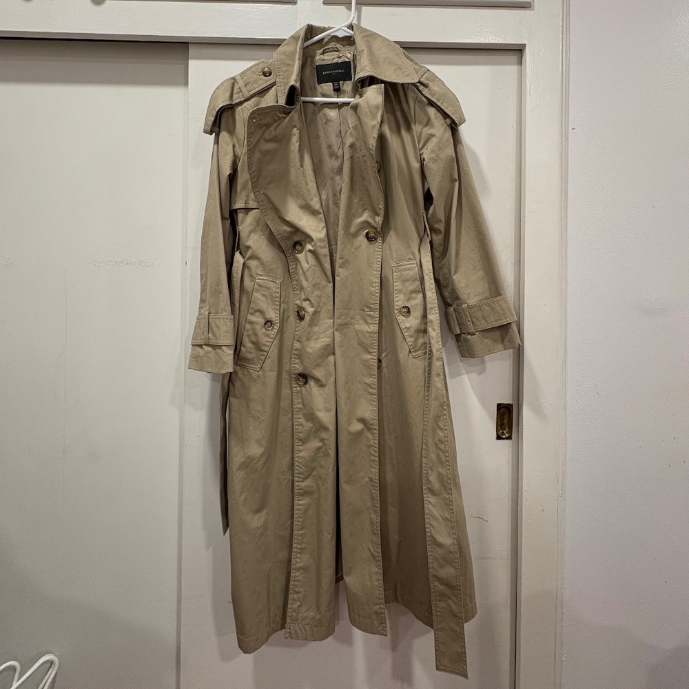 Banana Republic Tan Trenchcoat (w/ belt)